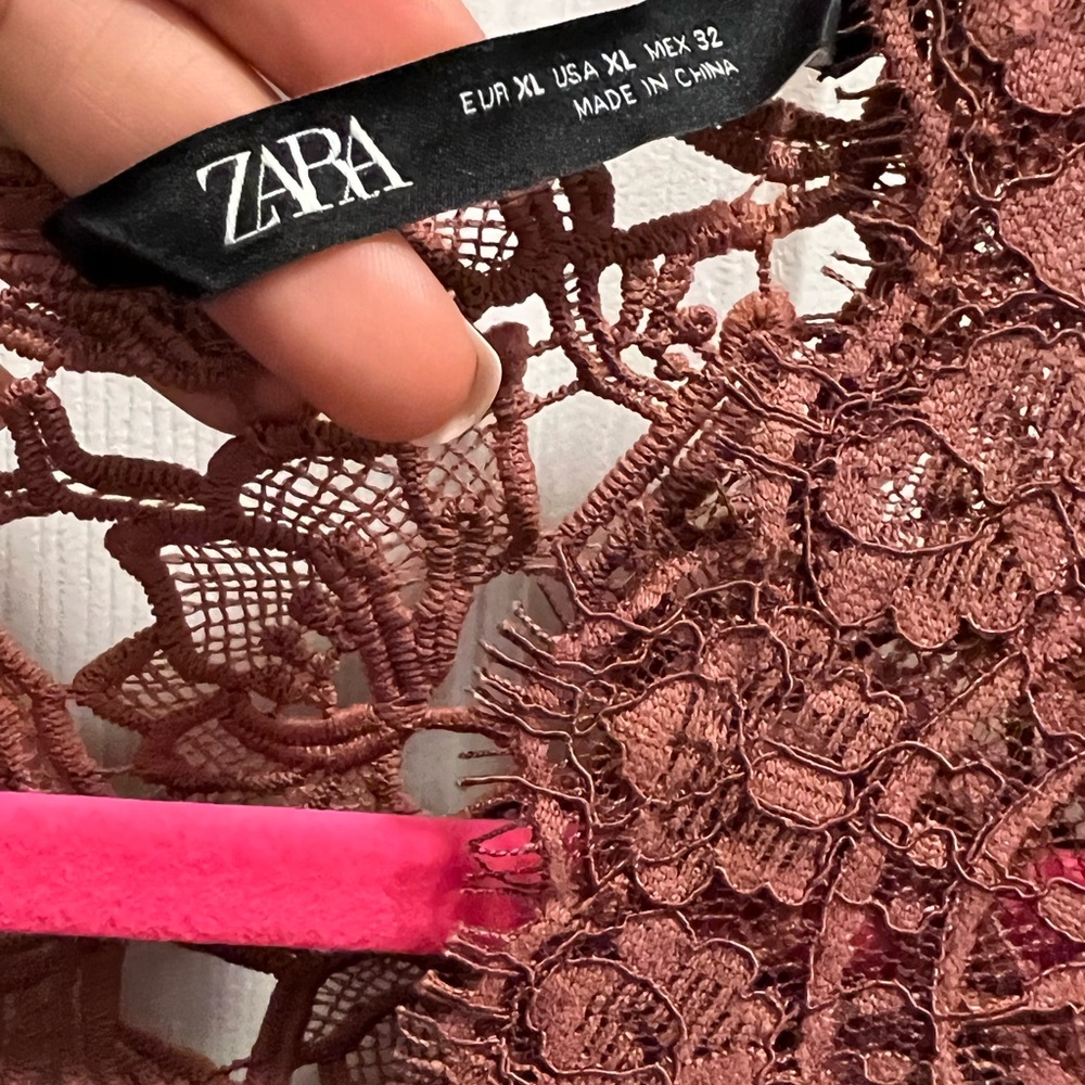 Zara dress. Very good condition. Beautiful Lace.